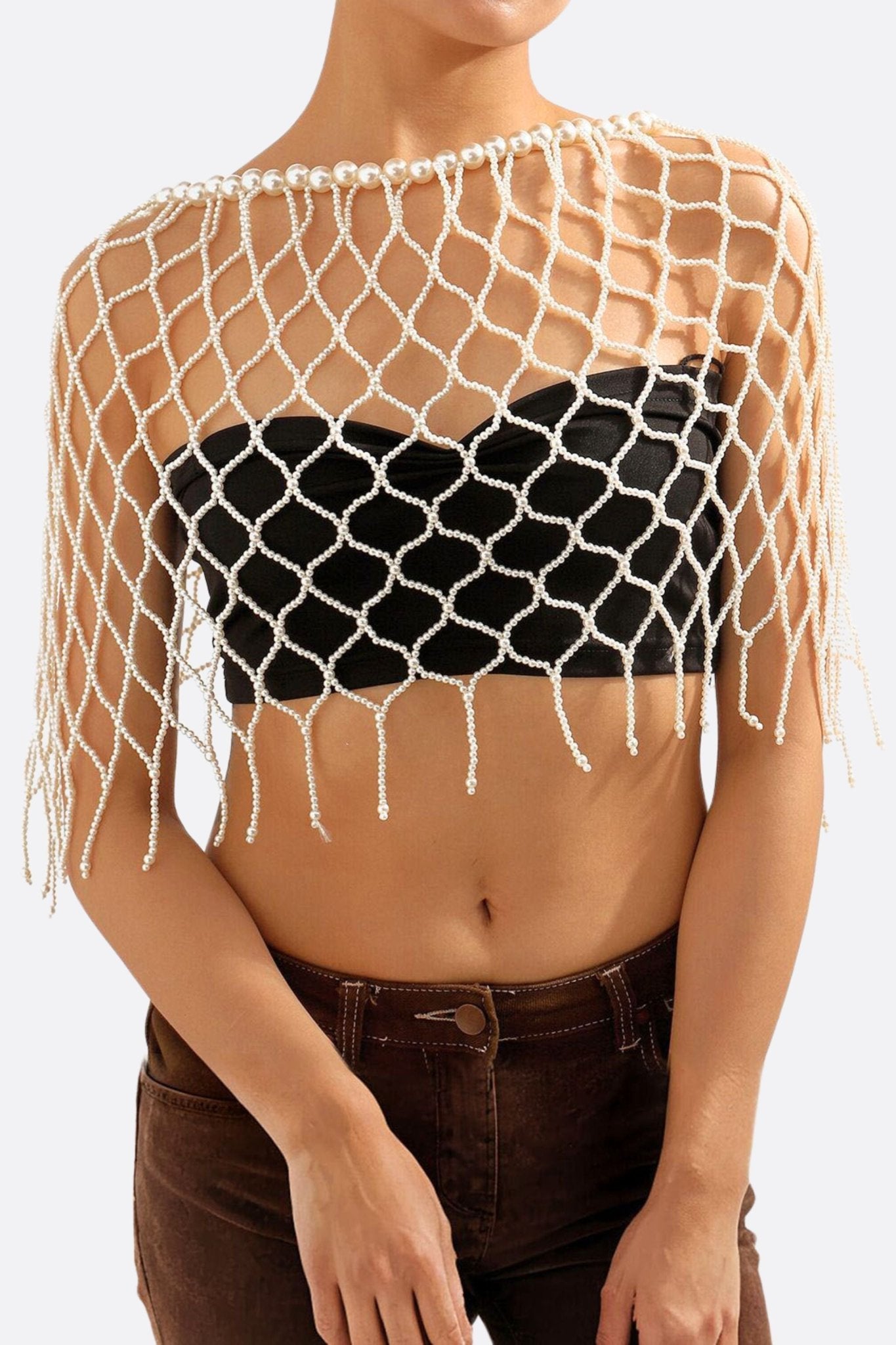 Étole en perles blanches — maille perlée souple, halo discret pour crêpe écru et satin ivoire